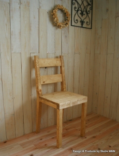 シンプルな背もたれのある椅子(TYPE-S)